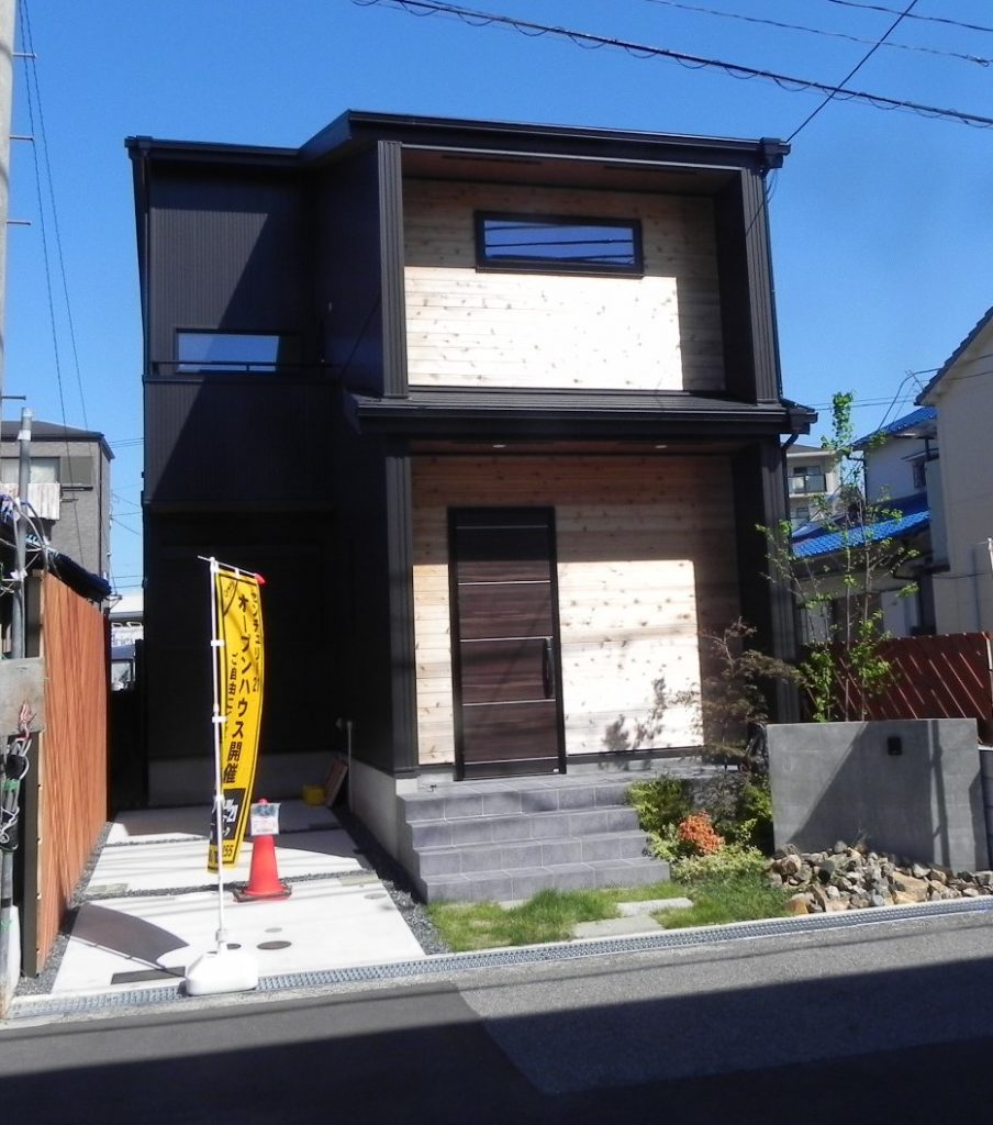 (玄関) (玄関)